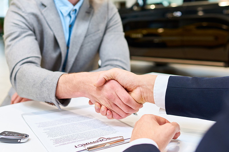 L\'équipe Luphi Electronics collabore avec les clients