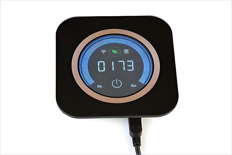 Image d\'un interrupteur tactile capacitif avec paramètres de sensibilité réglables, présentant son design élégant et ses options de panneau personnalisables, adapté à diverses applications dans les appareils intelligents